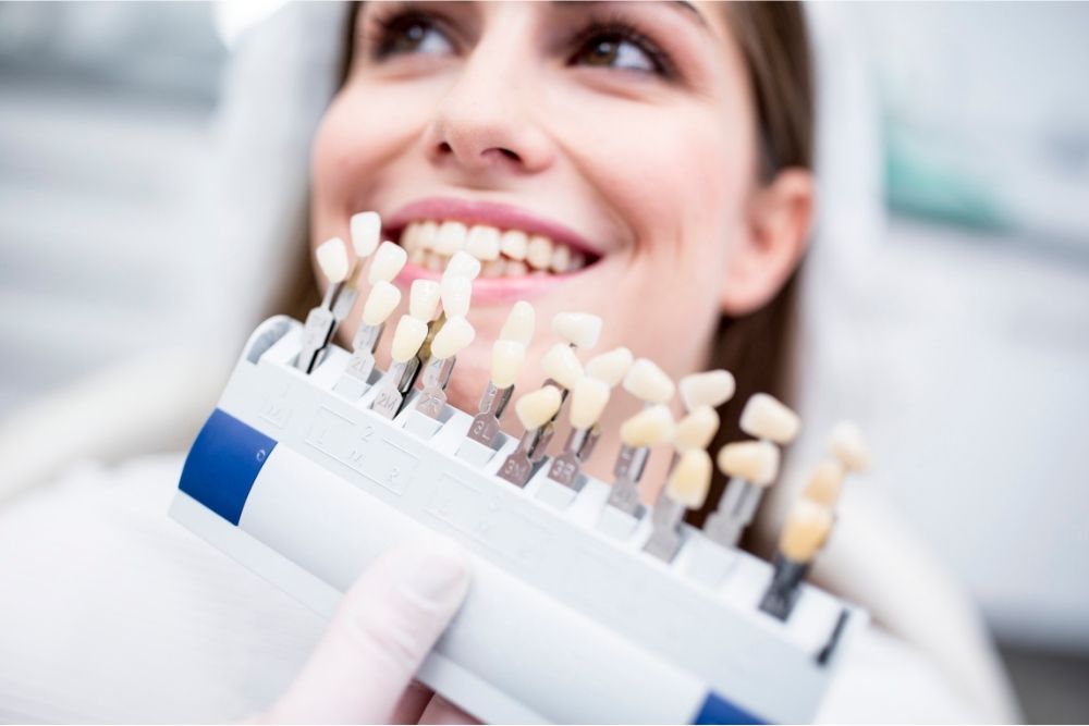 Dental Bonding and Veneers: Outlining the Differences and Which One to Choose